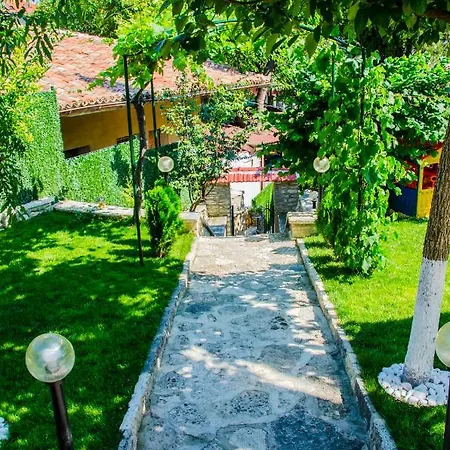 Simon ゲストハウス 2*